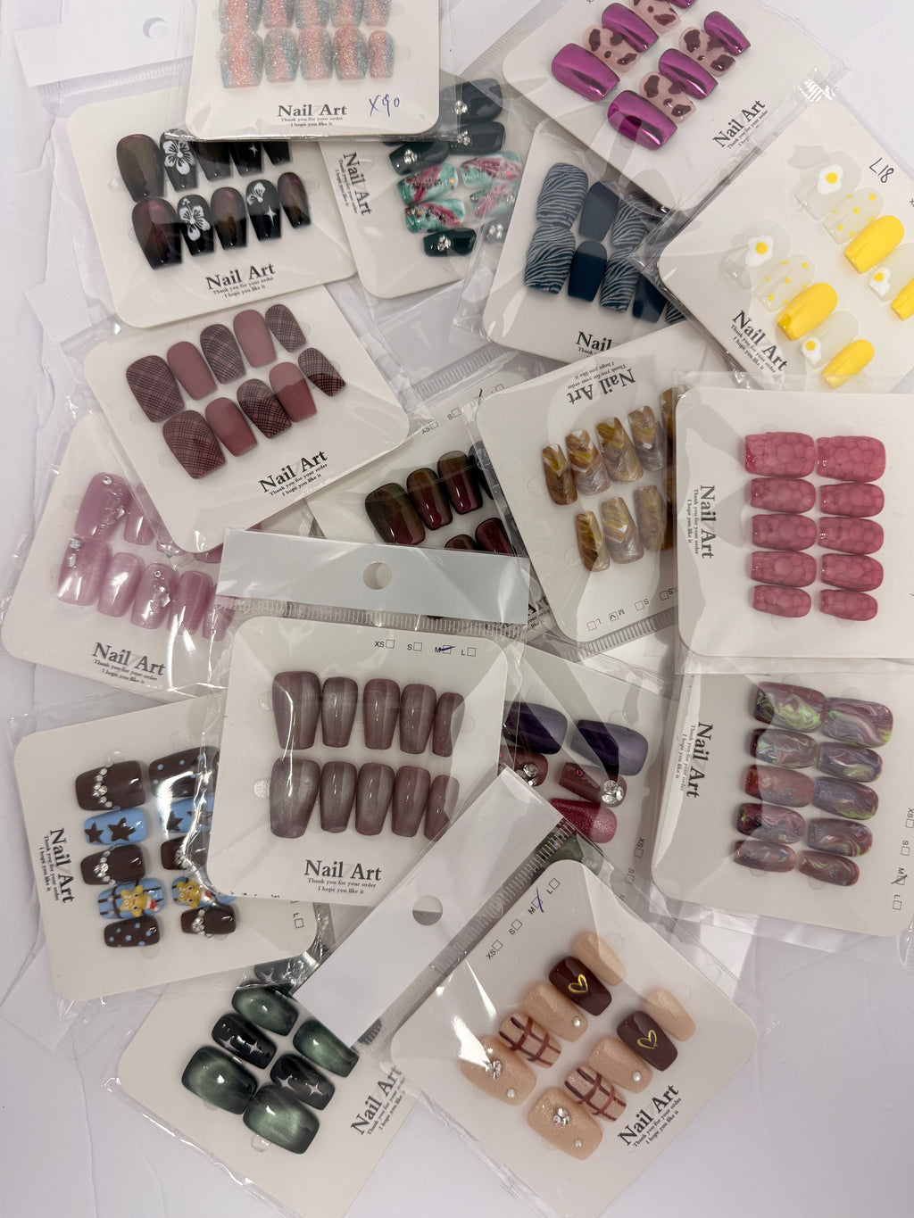 LIVE BLIND PICK PRESS-ON NAILS