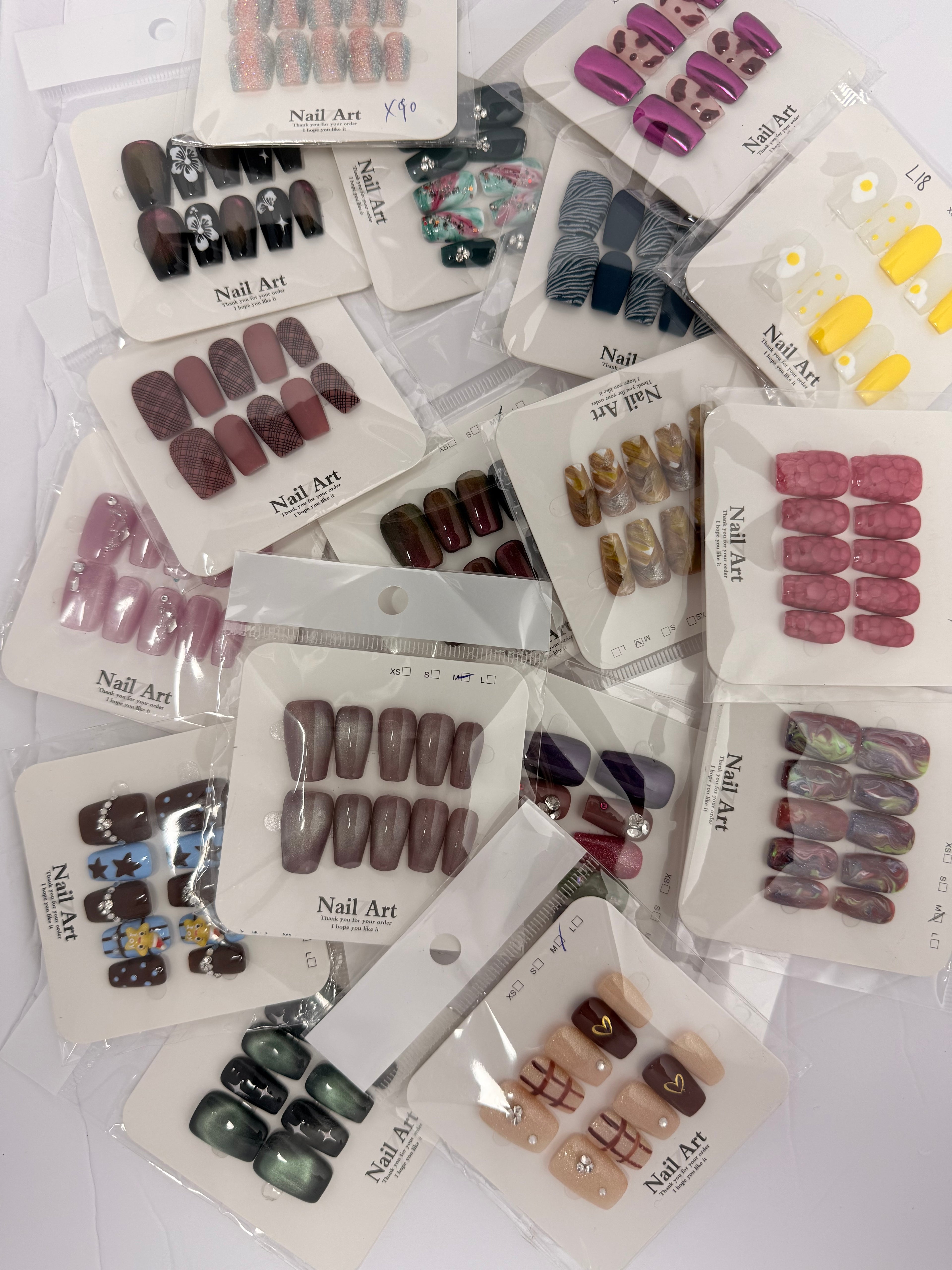 LIVE BLIND PICK PRESS-ON NAILS